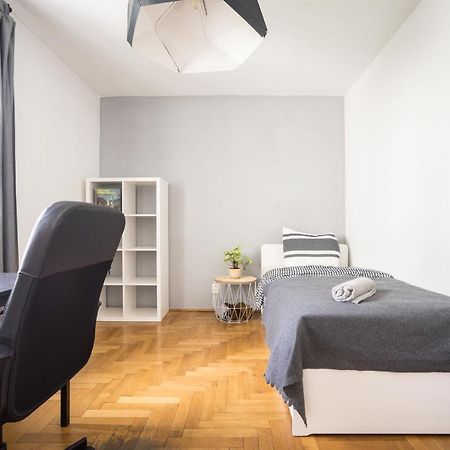 Oomph Warsaw Central 3-Bedroom Flat Esterno foto