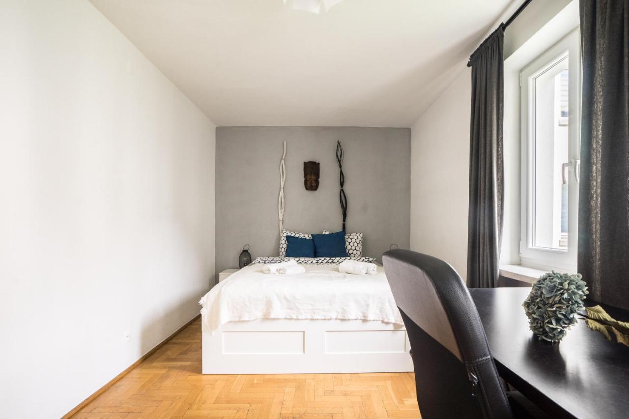 Oomph Warsaw Central 3-Bedroom Flat Esterno foto
