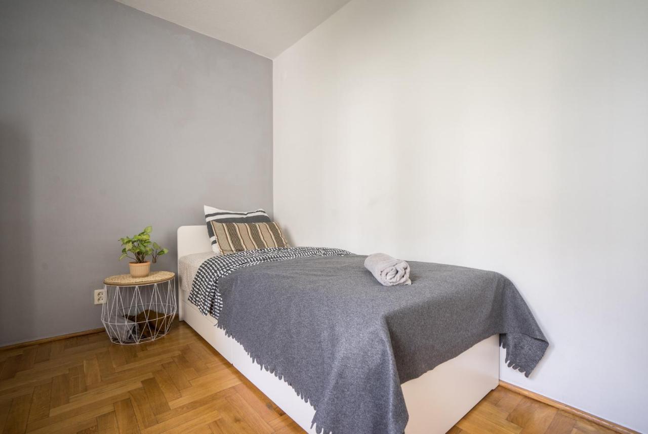 Oomph Warsaw Central 3-Bedroom Flat Esterno foto